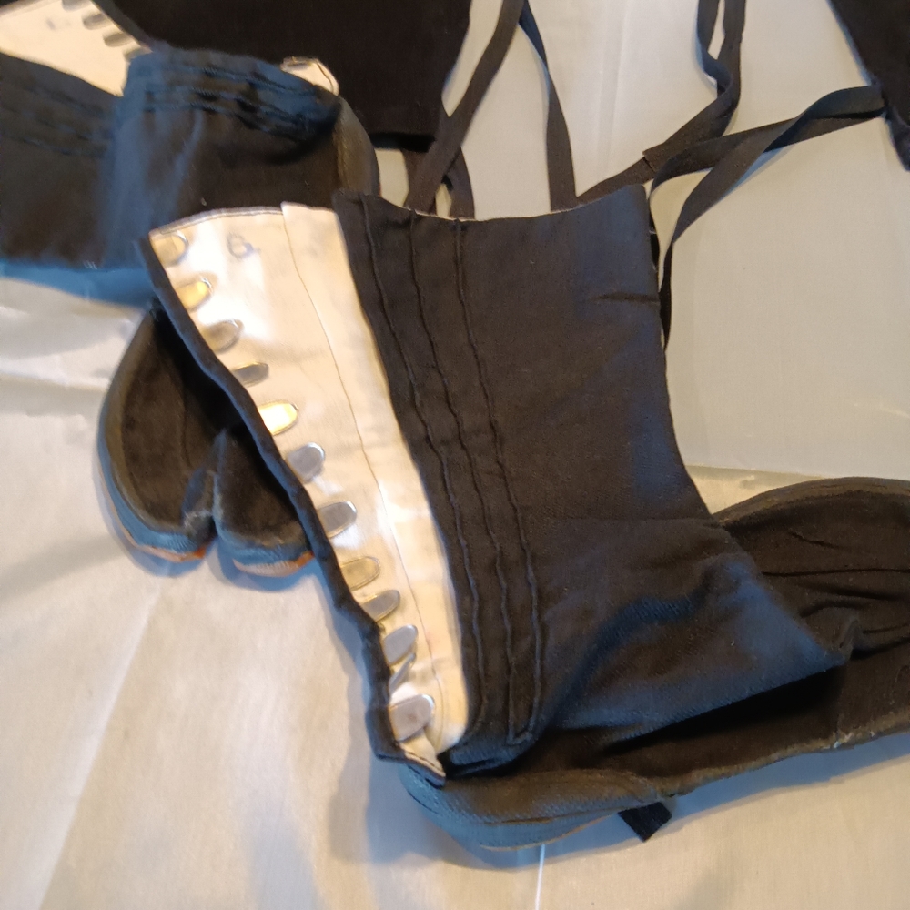Costumes - Picture 9 of 15